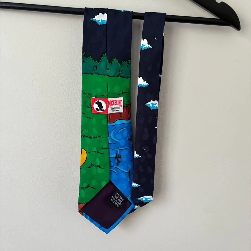 Disney 100% Silk Vintage Winnie the Pooh Characters Fishing Tie